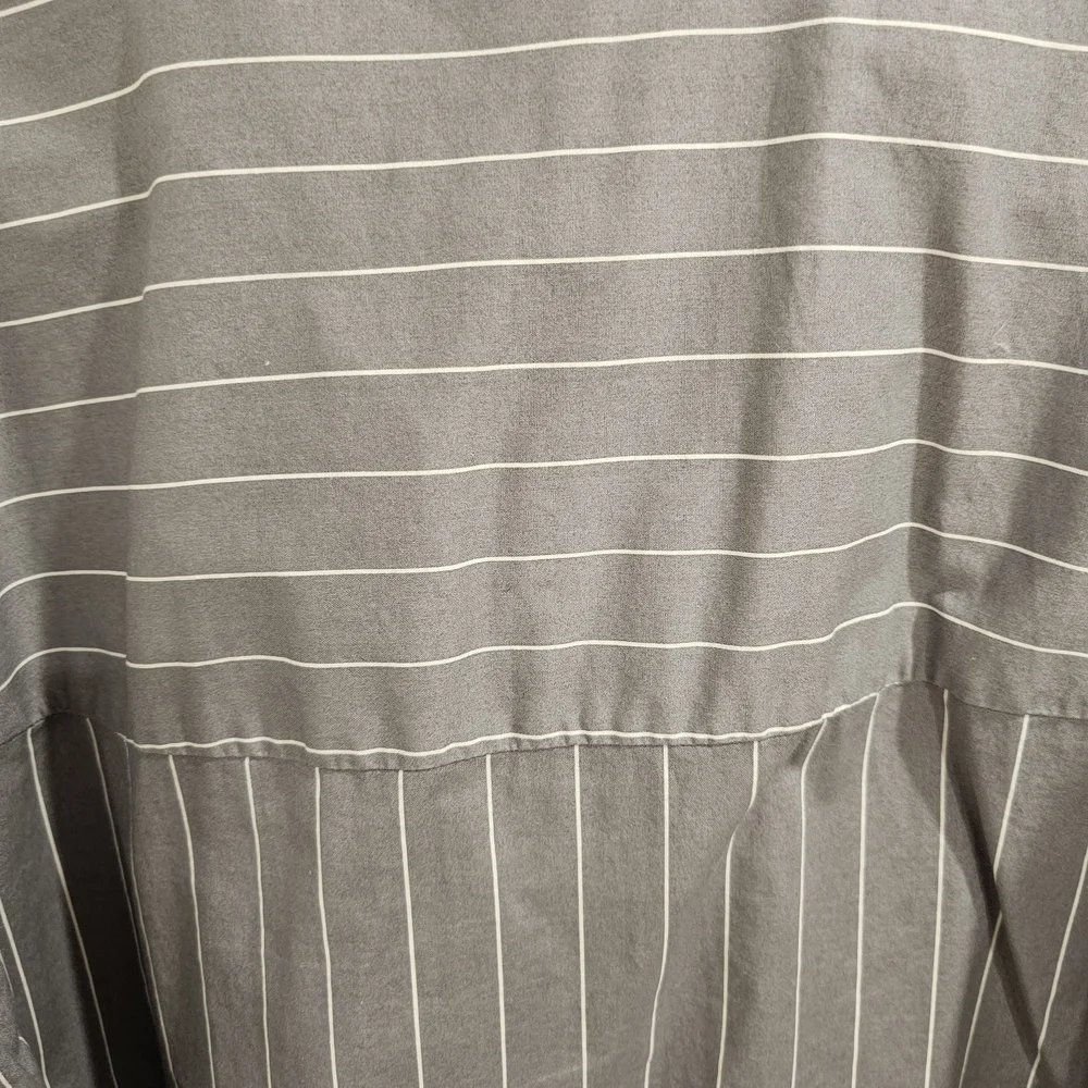 H&M Divided Gray Pinstripe Oversized Button Down Shirt Cotton Size M - Picture 9 of 10